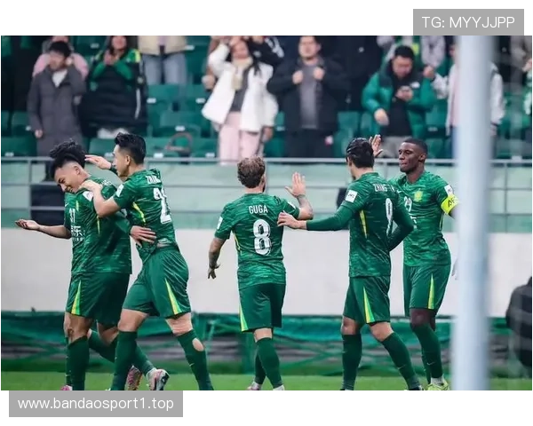 孙兴慜积极与教练组互动推动球队新战术体系持续开发尝试不断深化